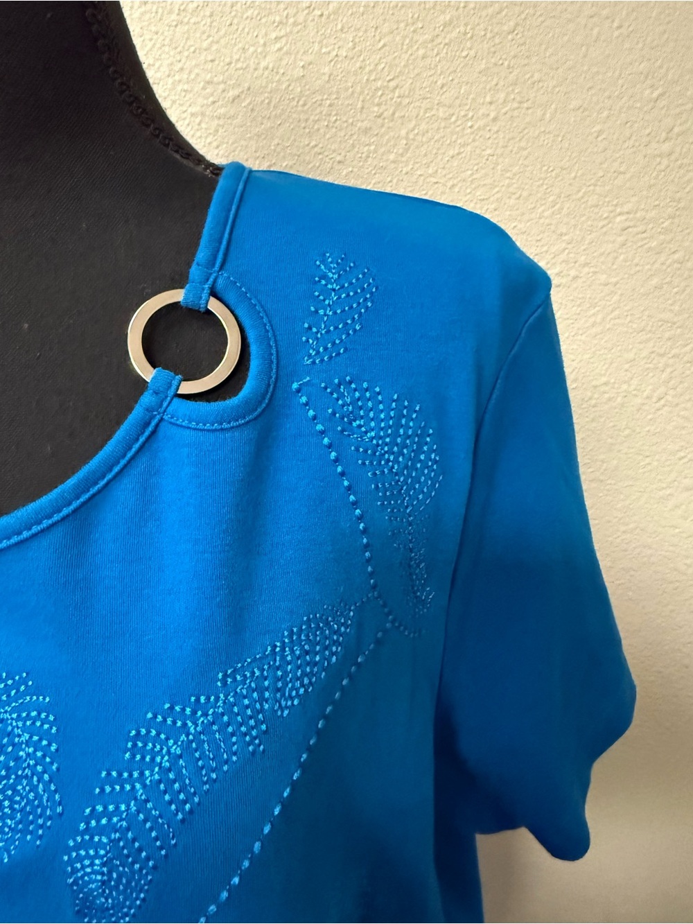 TanJay Blue Embellished Ring Neck Stretch Top XL Casual Career Blouse - Picture 4 of 10
